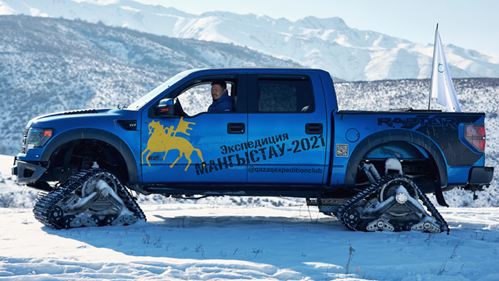 150 Series Tracks on a Ford F-150 Raptor