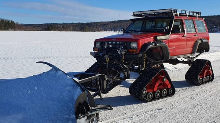 88 Series Tracks on a Jeep Cherokee