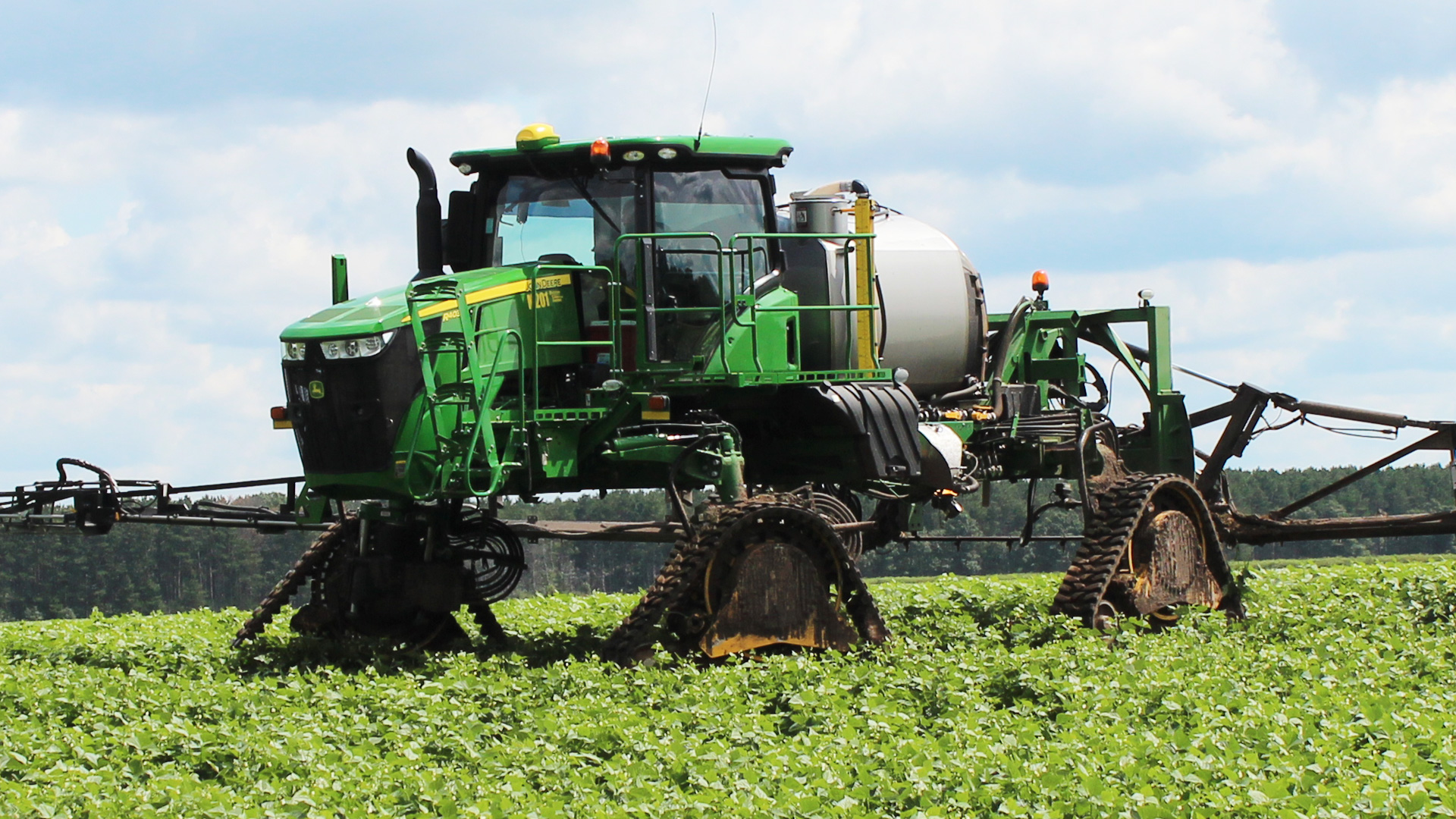 9090-AA Series Tracks on a John Deere R4038