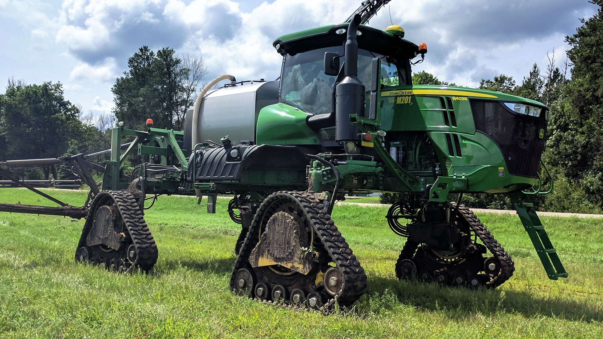 9090-AA Series Tracks on a John Deere R4038